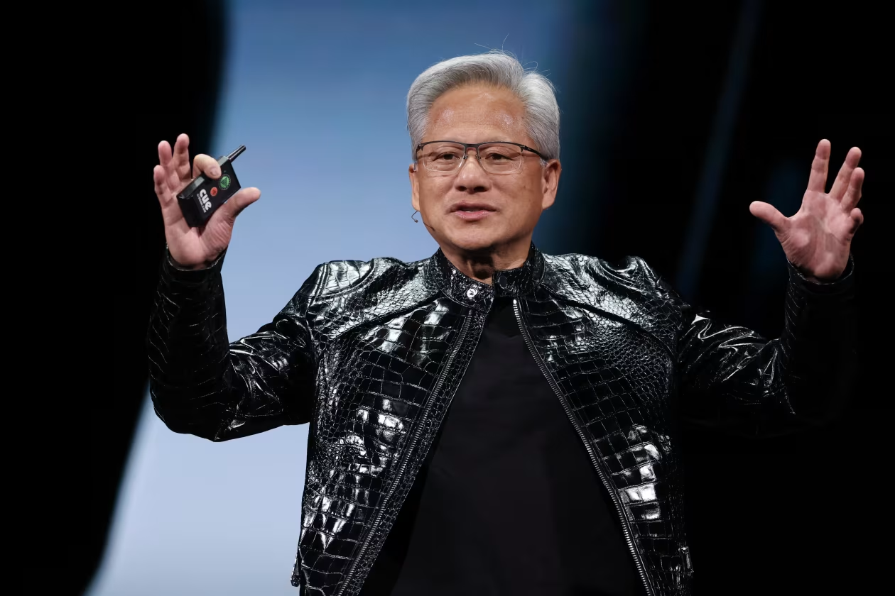 2026 CES 第一槍：NVIDIA Alpamayo 亮相，打破過去十年的自駕模型架構