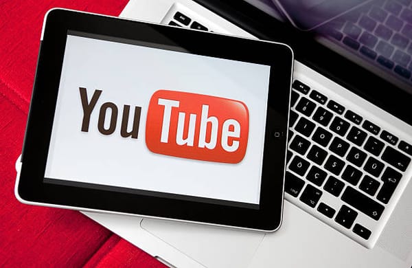 YouTube嘗試用人工智慧評論摘要並推出視頻聊天機器人